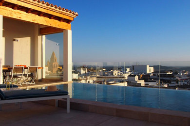 Casa Correos 1. Rehabilitación de vivienda con piscina