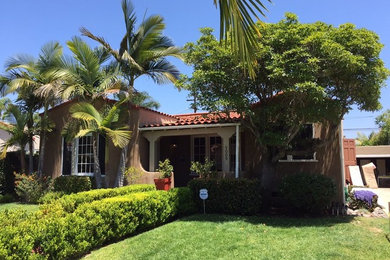 Inspiration for a contemporary landscaping in San Diego.