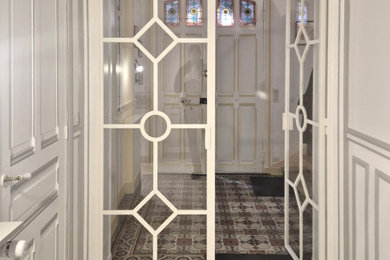 Cette image montre une maison traditionnelle.