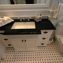 Black & White Bathroom