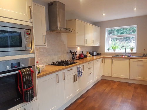 What colour wall paint for kitchen with cream cabinets | Houzz UK