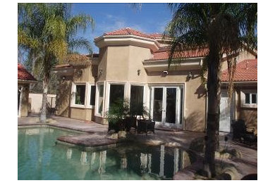 Tuscan exterior home photo in Los Angeles