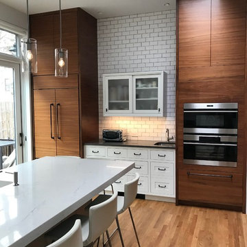 RENOVATED N.Y. BROWNSTONE