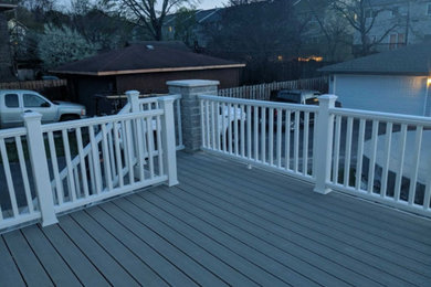 Elegant deck photo in Chicago