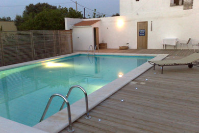 Deck around a swimming pool