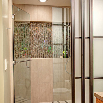 Unfolding Privacy Guest Bathroom
