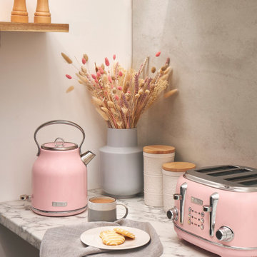 Brighten your morning routine with our unique Heritage English Rose Collection