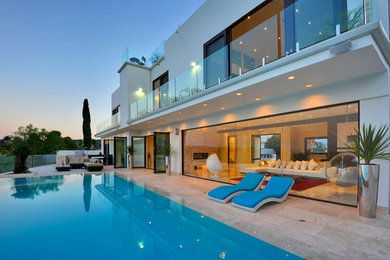 Trendy home design photo in Los Angeles
