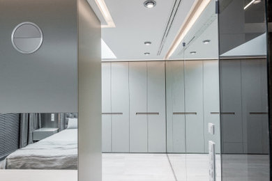Modernes Ankleidezimmer in Frankfurt am Main