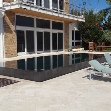 Custom Wet Edge and Infinity Edge Pool in Fort Lauderdale