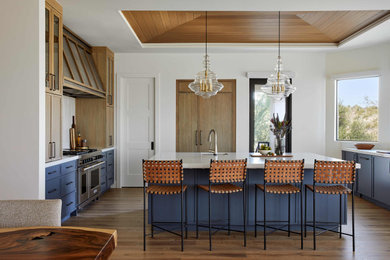 Kitchen - transitional kitchen idea in Phoenix