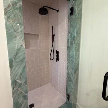 Polo Club - Suite Bath, Stone & Brass