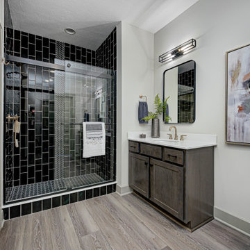 Midland South Luxury Townhome: Bathroom