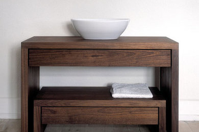 Bathroom - modern bathroom idea in Los Angeles