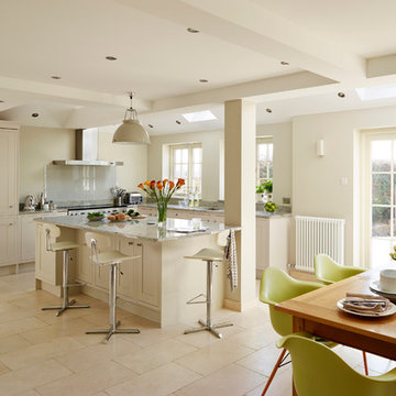 Classic cream shaker kitchen with a contemporary dining