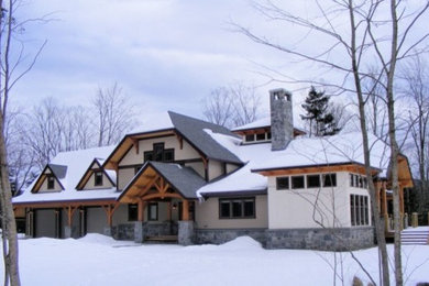 Exterior home idea in Burlington