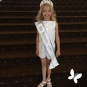 Juliana Martinez's photo