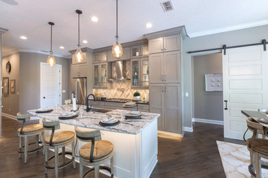 Inspiration for a transitional kitchen remodel in Jacksonville