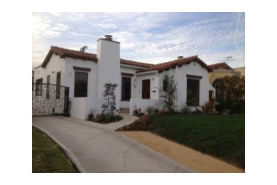 Example of a tuscan exterior home design in Los Angeles
