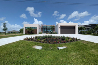 Exterior home photo in Miami