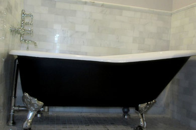 Inspiration for a coastal bathroom remodel in Los Angeles