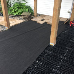 Silca System Patio and Elevated Deck - Landscaping Stones And Pavers