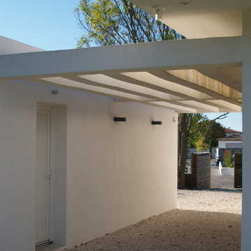 Villa contemporaine à étage partiel