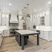 Lakehouse kitchen
