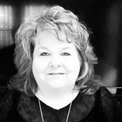 Kim Straughan's photo