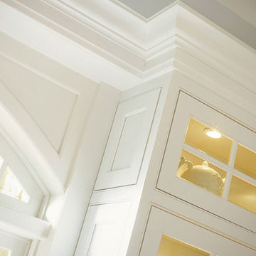 Decorá Cabinets: Stacked Crown Molding