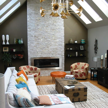 Great room/Recreation room/Bathroom