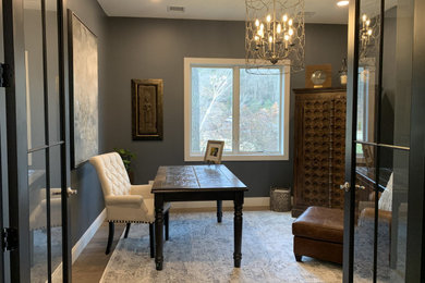 Example of a home office design in Boston