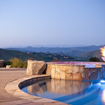 Custom Pools and Spas