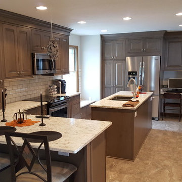 Hilltop Dr. Kitchen 9.26.2017