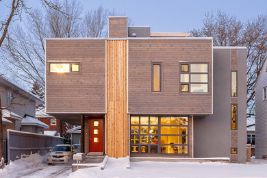 Inspiration for a contemporary exterior home remodel in Ottawa