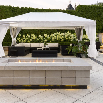 Poolside Patio in Blainville