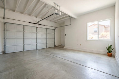 Garage - garage idea in Los Angeles