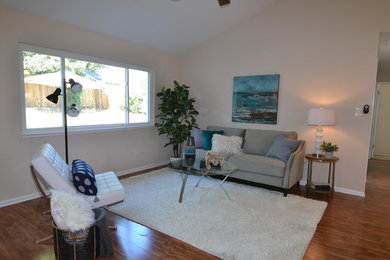 Example of a trendy living room design in Sacramento