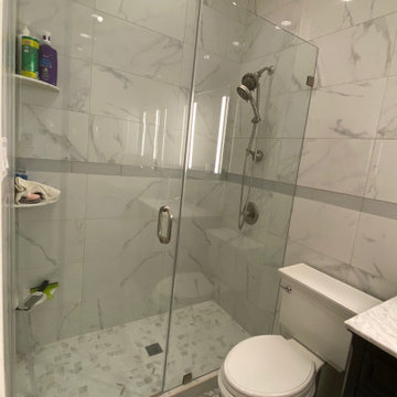 Swing shower door
