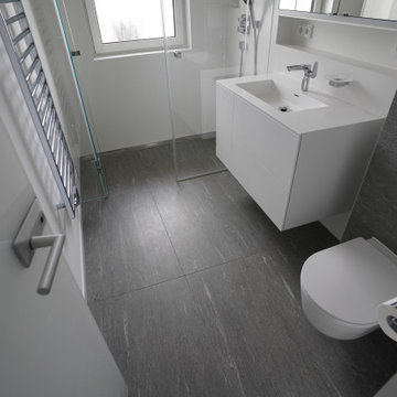 Aus einem Badezimmer wird ein Duschbad der extra Klasse