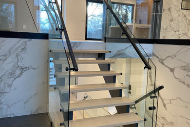 Example of a minimalist staircase design in Toronto