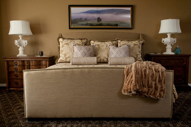 Bedroom - transitional bedroom idea in Chicago