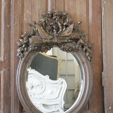 20th Century Giltwood Carved Mirror with Bevel