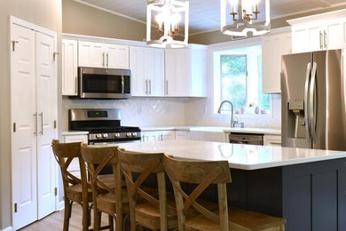 Example of a cottage kitchen design