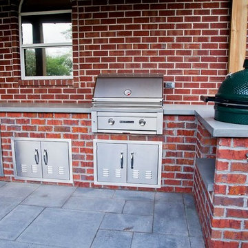 Fanin- Smooth Counter Tops with Green Egg Cut Out & Stand