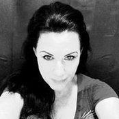 Debi Theriault's photo