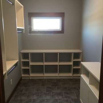 New Carlisle Closet