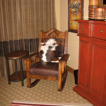 Western / Wagon Wheel Guest Suite