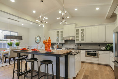 Example of a transitional kitchen design in Phoenix