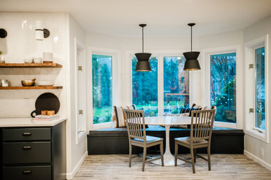 Example of a transitional home design design in Portland
